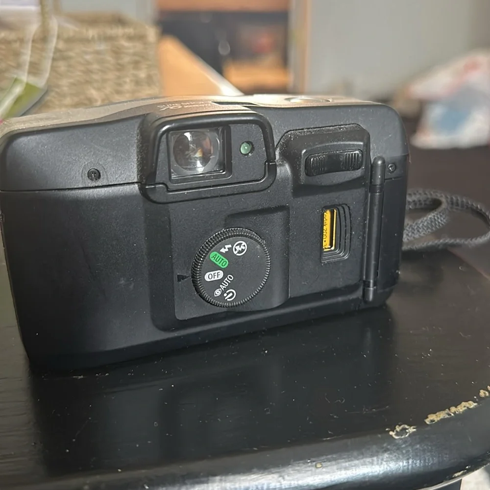 Canon Sure Shot 76 - Camera